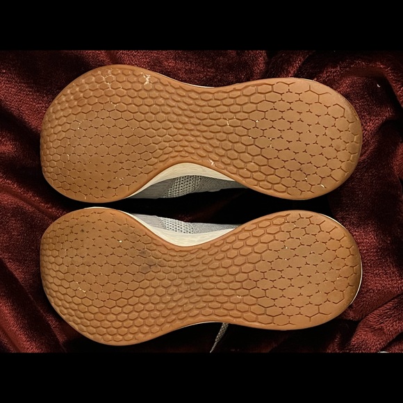 New Balance Men's Fresh Foam Roav V1 Sneaker 9.5 - Picture 9 of 9